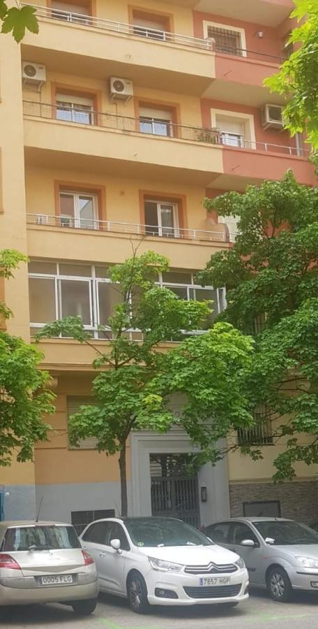 Hostal Vara Madrid Exterior photo