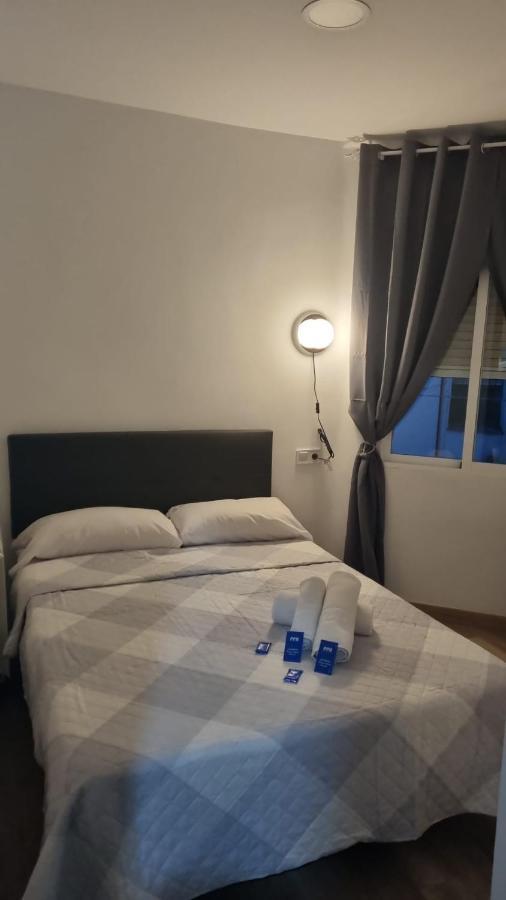 Hostal Vara Madrid Exterior photo