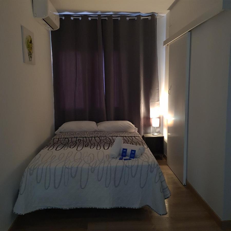 Hostal Vara Madrid Exterior photo