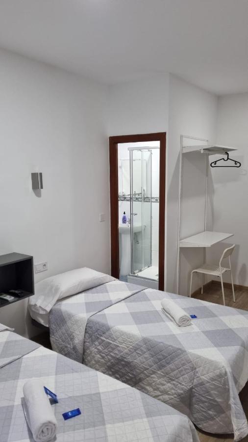Hostal Vara Madrid Exterior photo